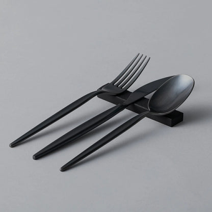 Kuros 燕三條 黑色不鏽鋼餐具禮盒 8件組｜餐刀叉匙＋餐具托 日本製高質感餐桌套組