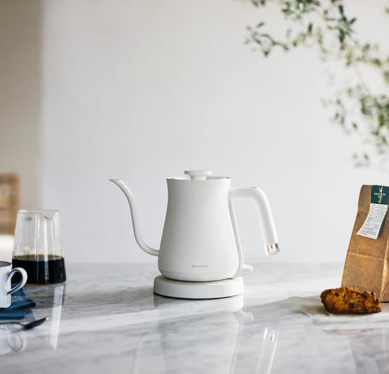 BALMUDA The Pot 手沖電熱壺 白色 KPT01JP-WH｜日本設計 細口壺 咖啡手沖壺 0.6L